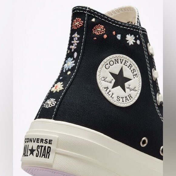 Chuck Taylor All Star Lift Platform Embroidered Floral - Picture 1 of 5